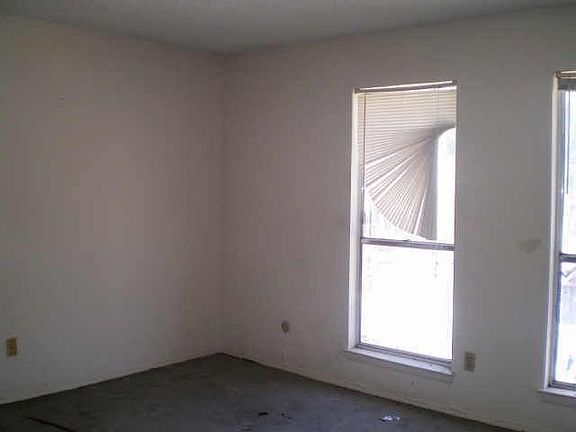 4th image of 5727 Easthampton Dr Unit B
