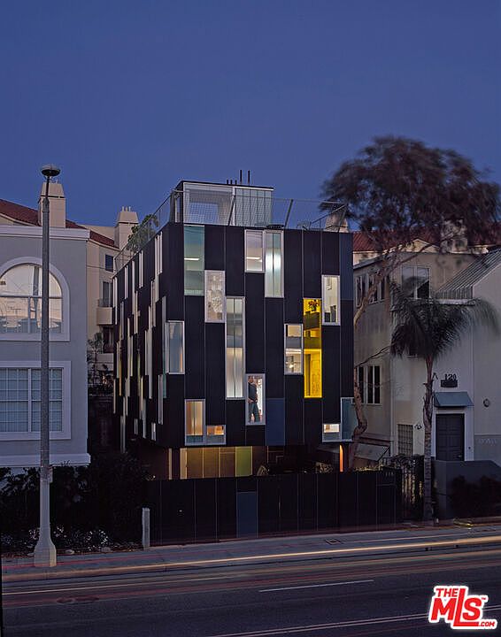 1st image of 116 Pacific Ave