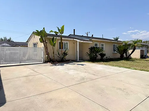 4459 N Roxburgh Ave Photo 1