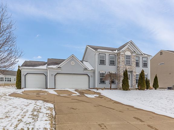 Oversized 3 car garage
