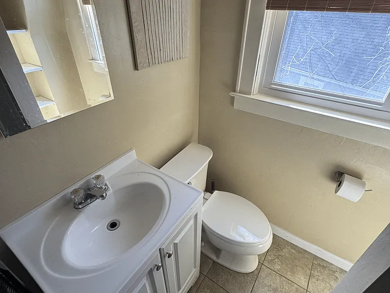 1121 Hickory Rd — Photo 9