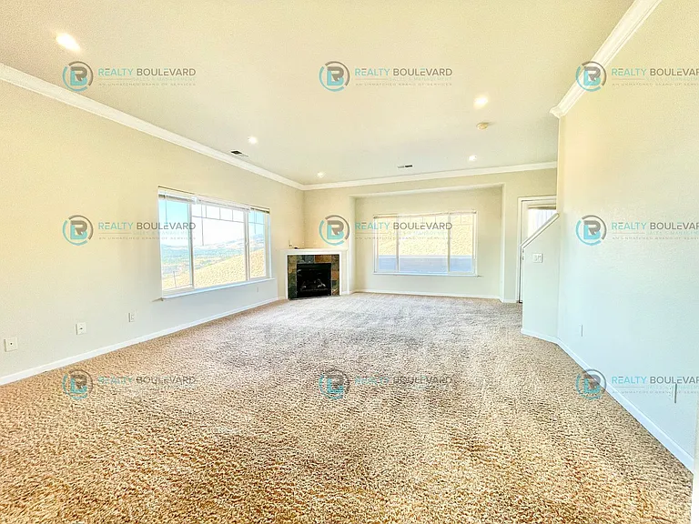 4007 Anthony James Ct — Photo 14