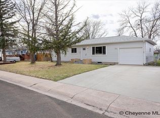 828 Sun Valley Dr, Cheyenne, WY 82001