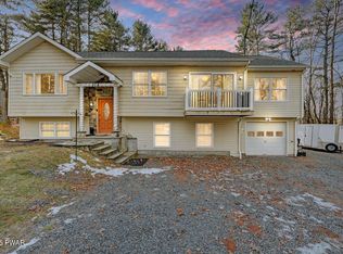 115 Brook Ct, Milford, PA 18337