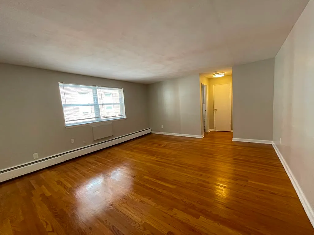 Studio, $1,095 — Photo 3