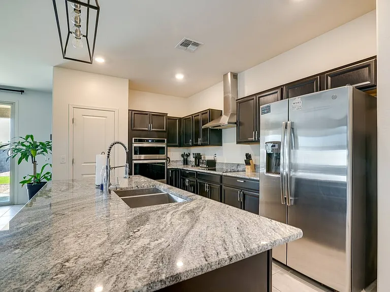 12525 W Palmaire Ave — Photo 6