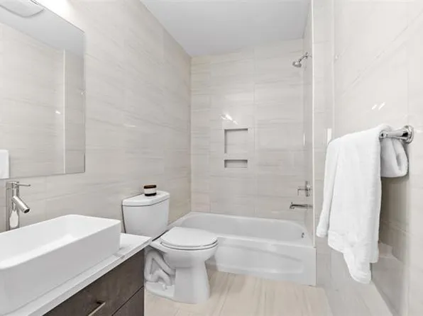 412 Whiton Street image 17 of 34