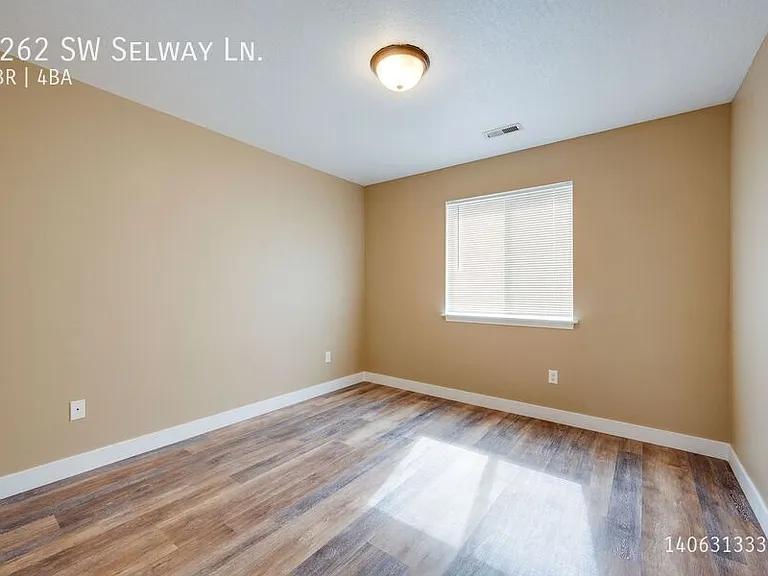 1262 SW Selway Ln — Photo 17