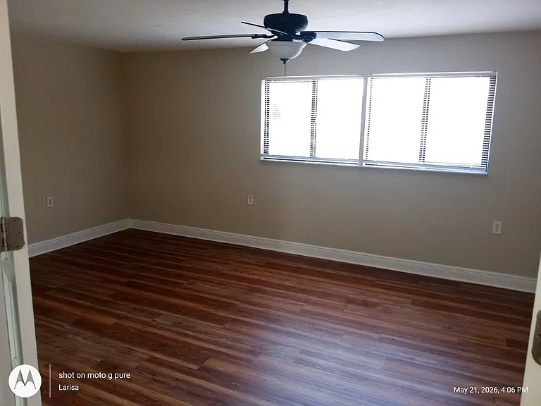 1439 Glick Dr — Photo 6