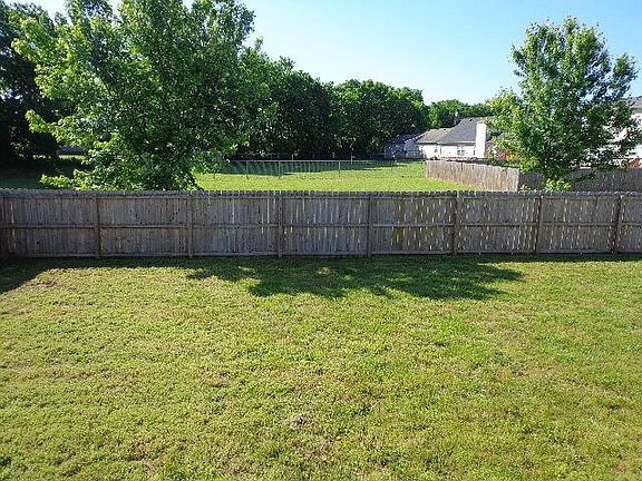 4th image of 3863 Mackenzie Dr