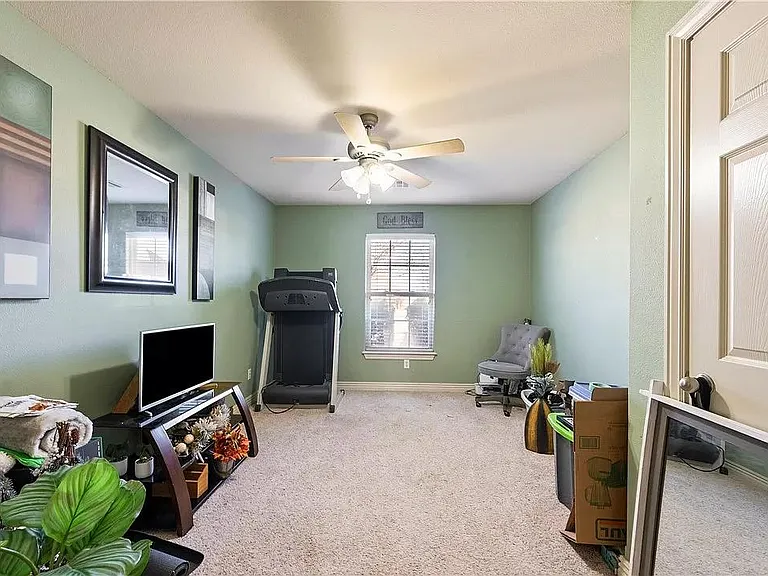 1200 Medway Ln — Photo 15