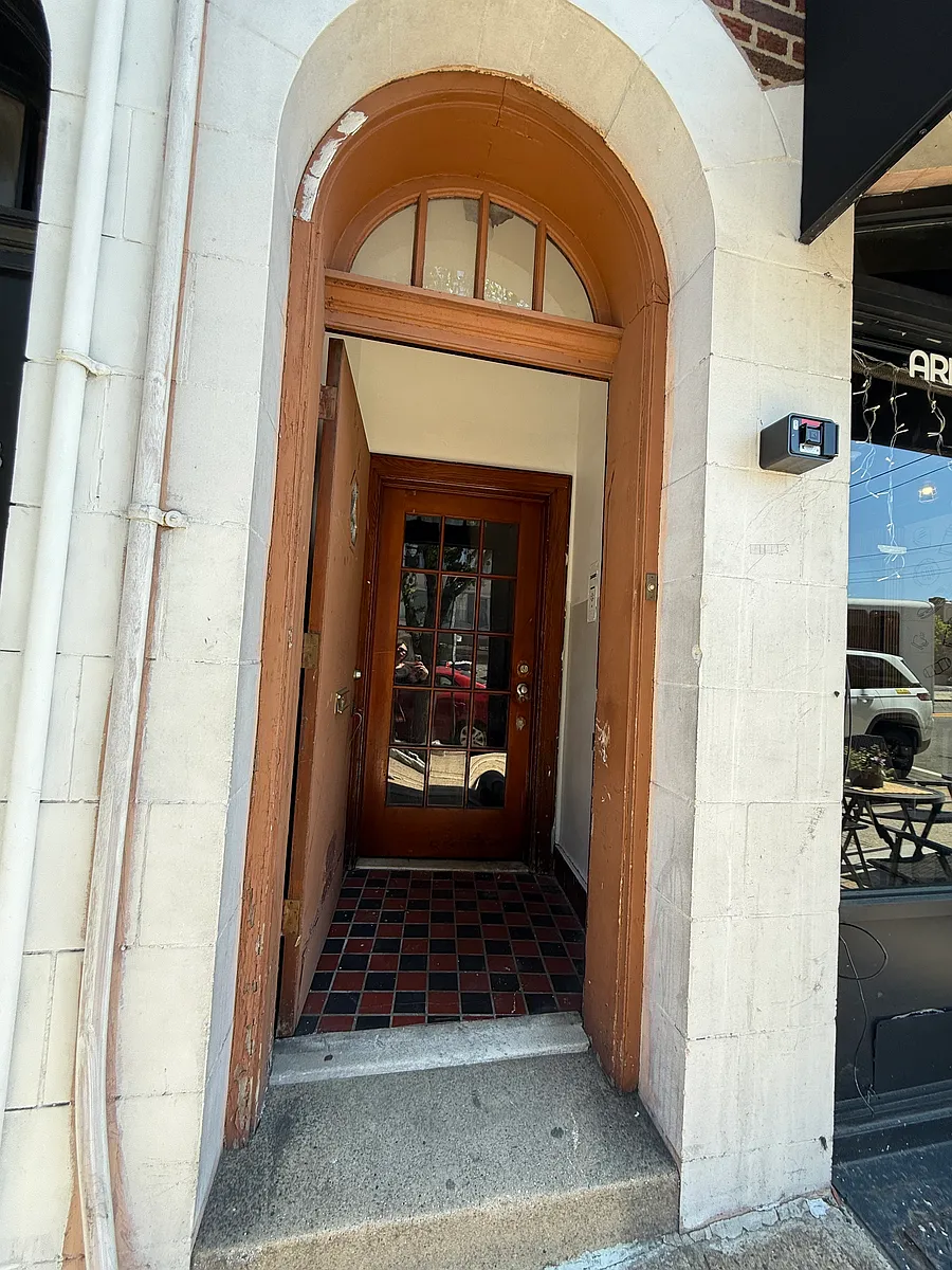 Building Photo - 516 Anderson Ave #2
