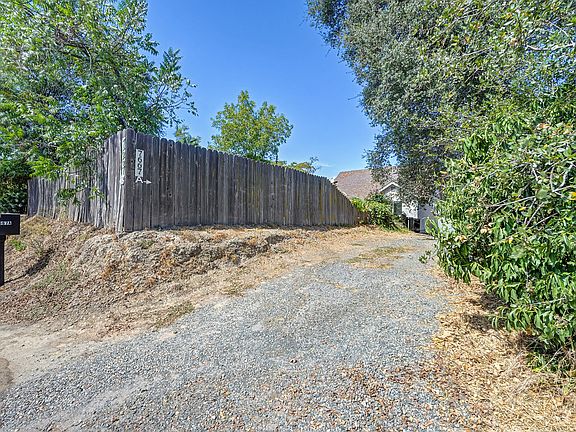 4th image of 7667 Sunset Ave
