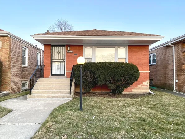 (undisclosed Address), Chicago, IL 60617