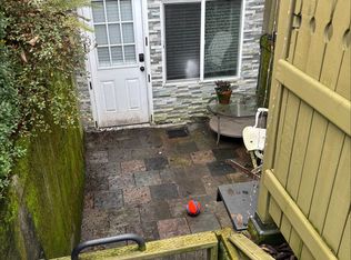 1409 N 40th St, Seattle, WA 98103