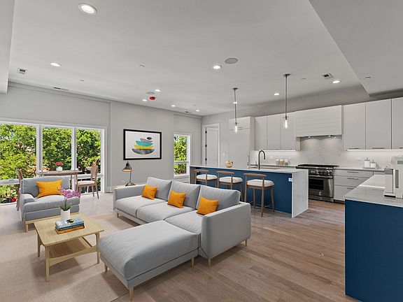 2nd image of 1907 W Schiller St #2
