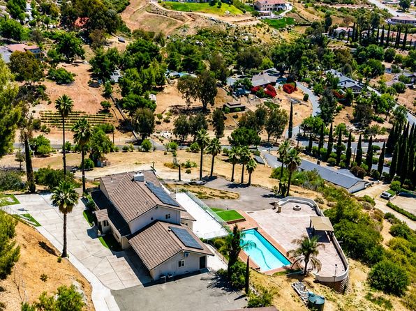 1710 Lotus Ln