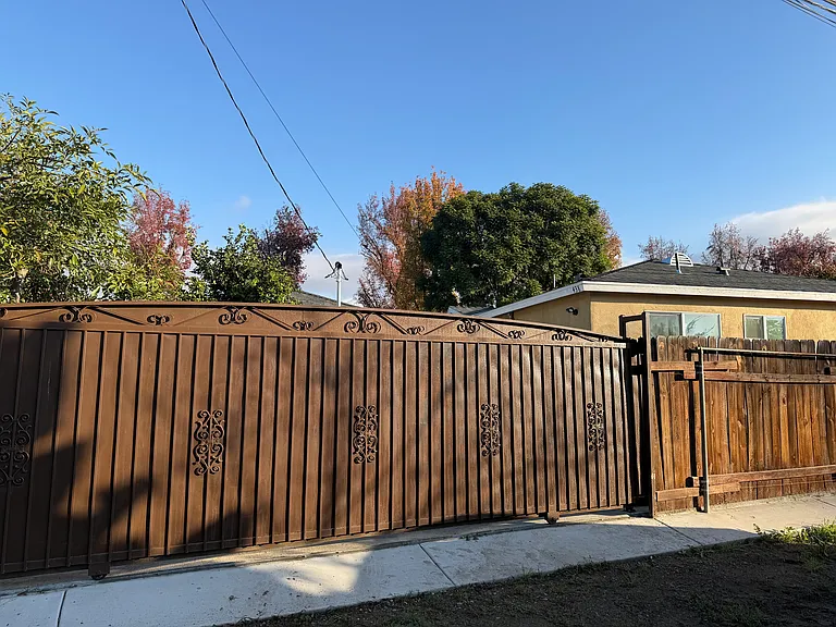 436 Roosevelt Ave — Photo 2