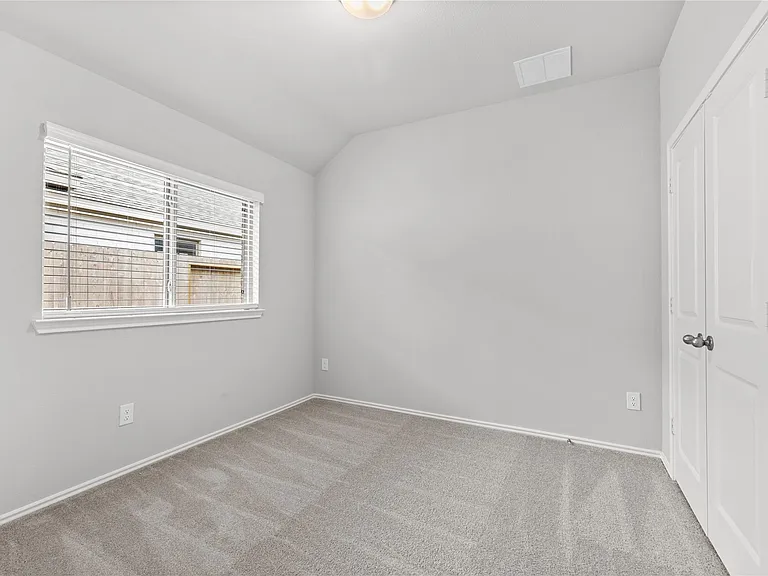 10414 Starfire Yellow Dr — Photo 22