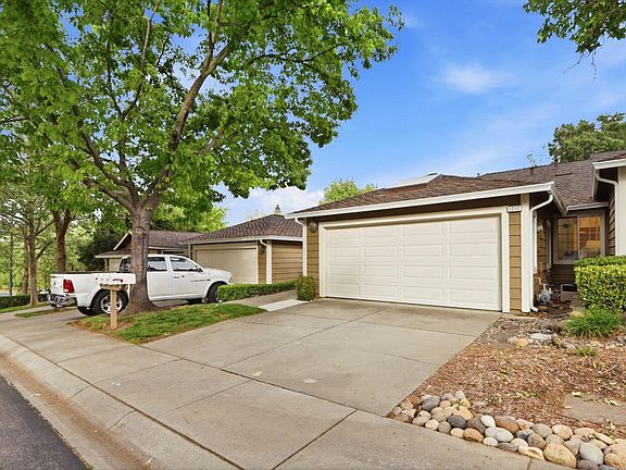 3rd image of 1212 Shelby Creek Ln