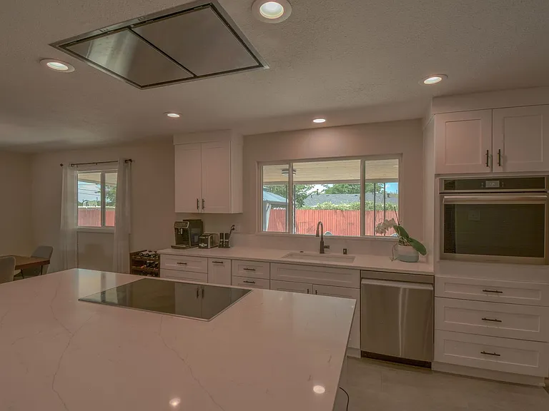 9501 Arvilla Ave NE — Photo 12