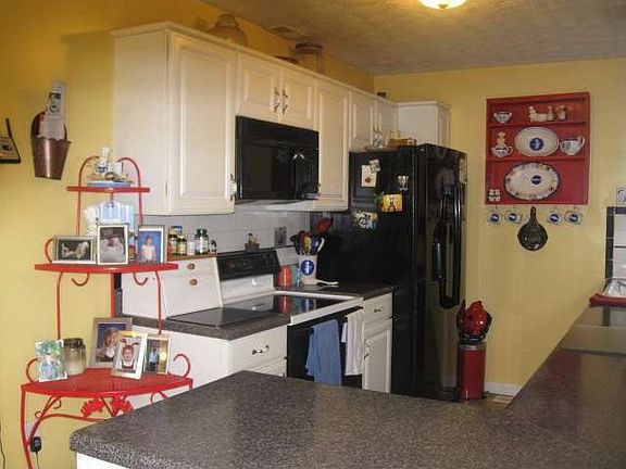 3rd image of 2608 Gaby Cir