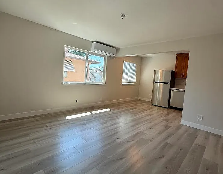 1514 V St #8 — Photo 2