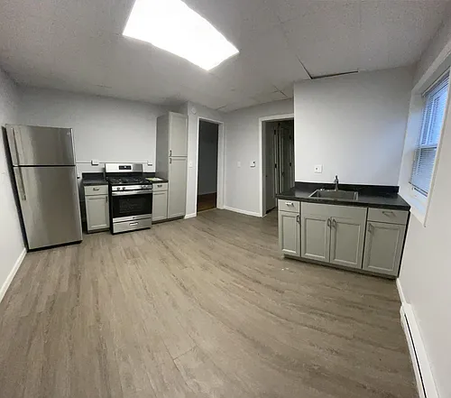 166 Conklin Ave #1F Photo 1