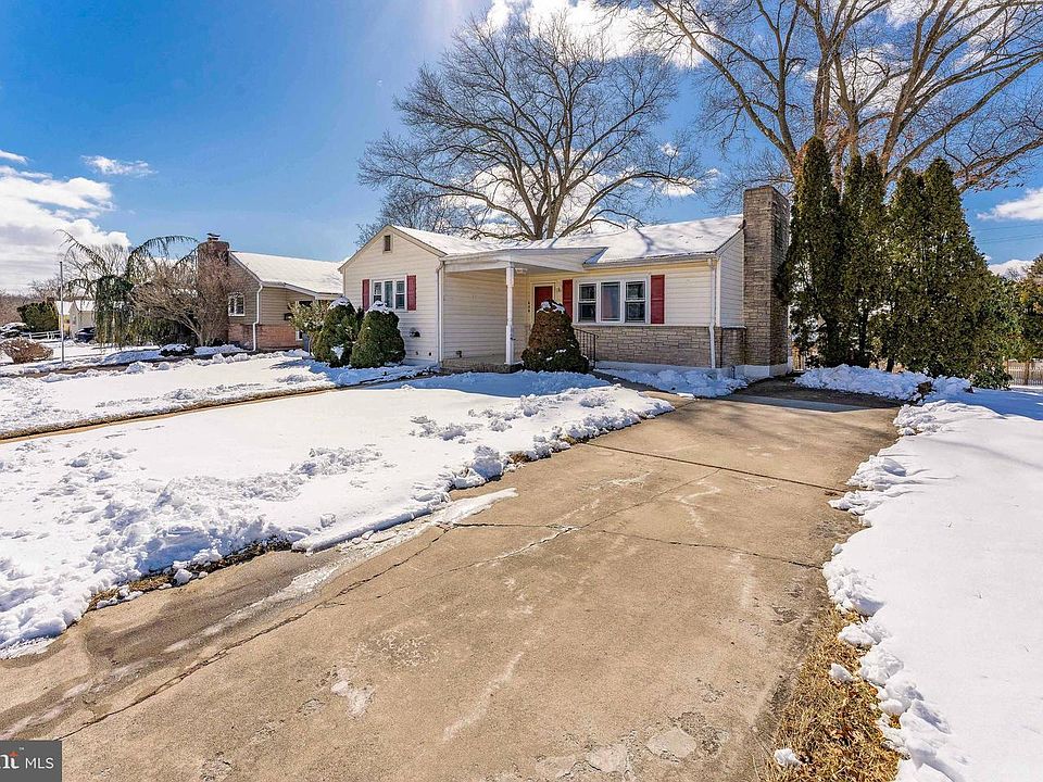 1st image of 624 Woodland Dr