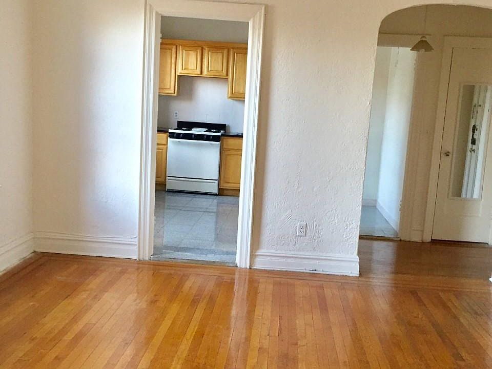 1st image of 36-20 Parsons Blvd #4