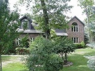 9011 Carmel Ct, Spring Grove, IL 60081