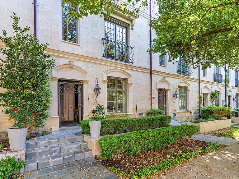 Welcome to your luxury Dallas retreat in the heart of Uptown.