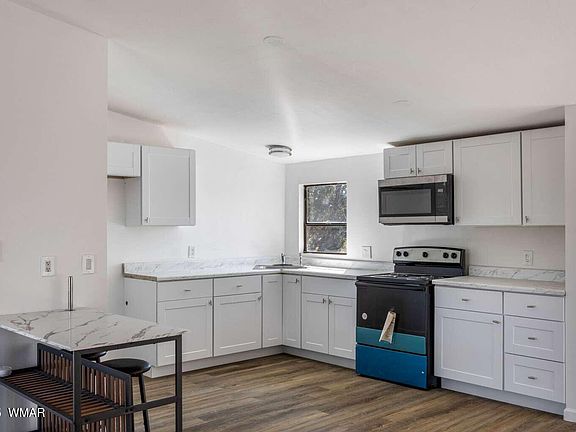 3rd image of 1812 Silver Lake Blvd