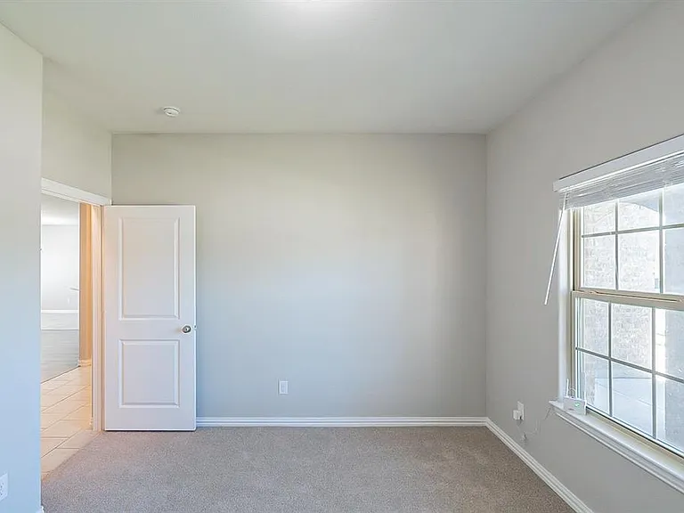 312 Emerald Creek Dr — Photo 13