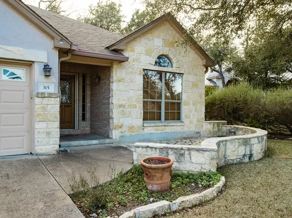315 Summer Hill Dr, Fredericksburg, TX 78624