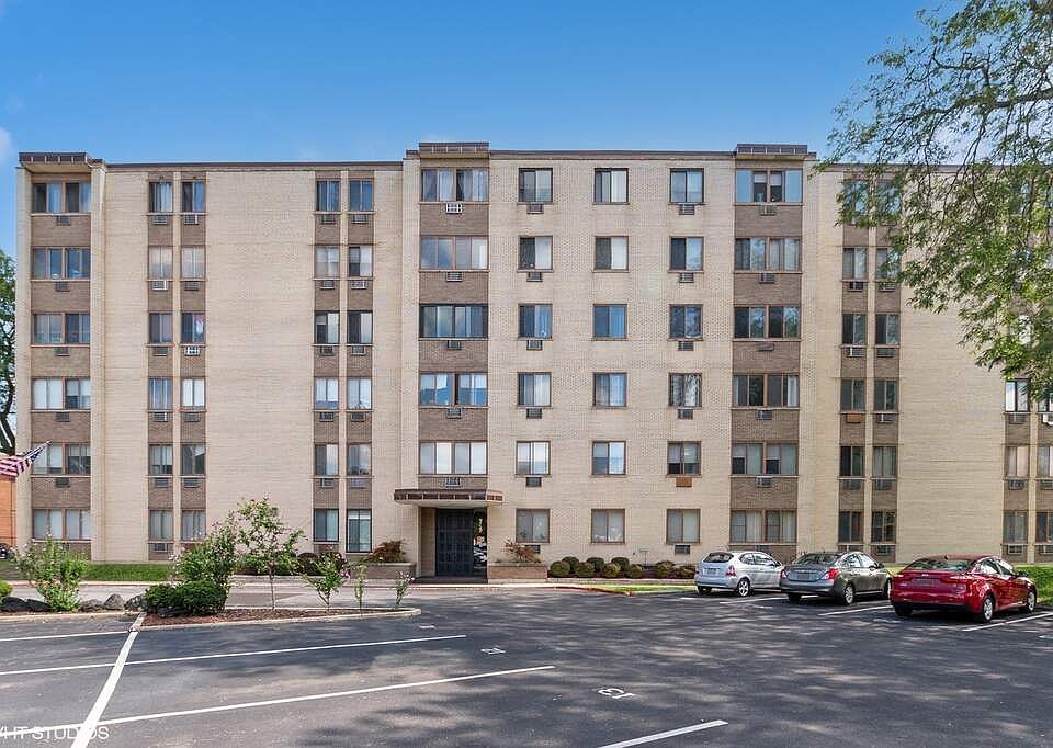 Front of Building - 9725 Karlov Ave