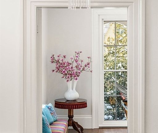 5th image of 269 Franklin St