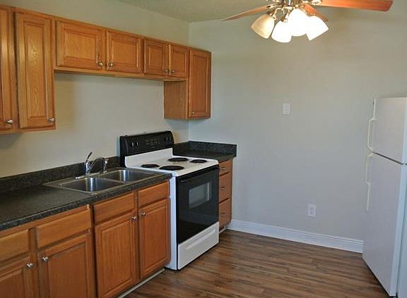 2nd image of 1300 Allo St APT A