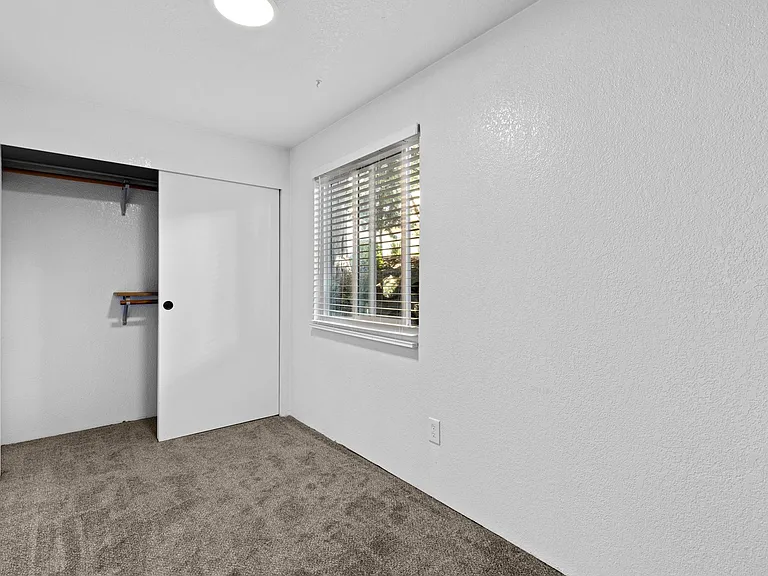 Bayview (105) — Photo 32
