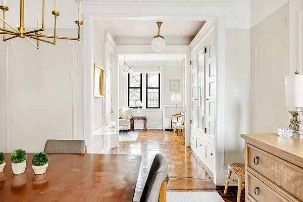 Sold by Compass | media 18