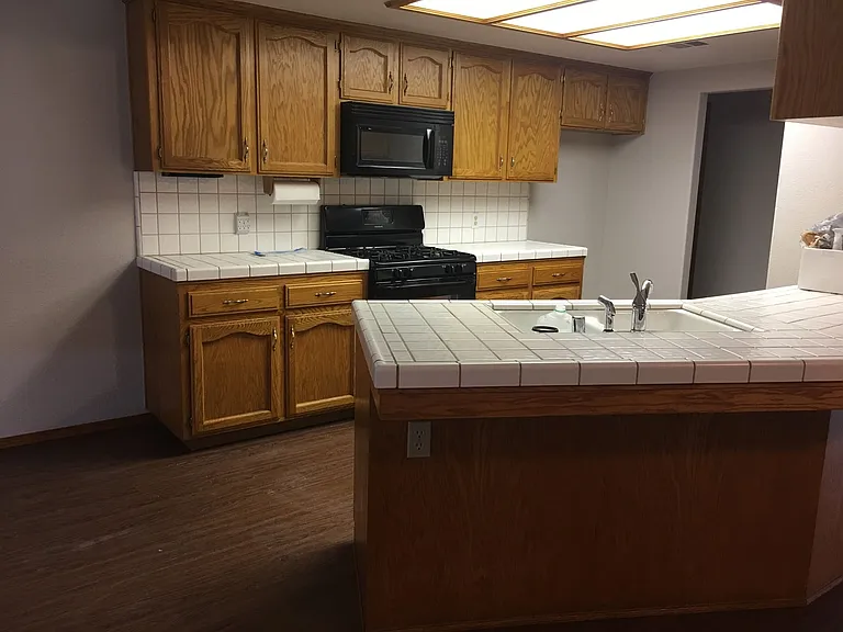 410 E Wilson Ave — Photo 5