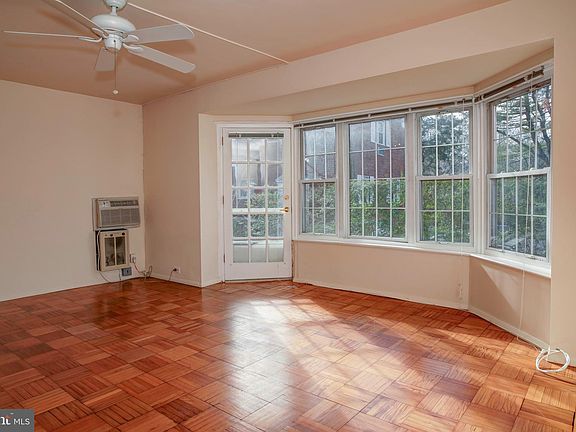 4th image of 3213 Valley Dr
