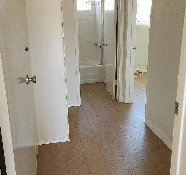 15616 S Manhattan Pl #B — Photo 2