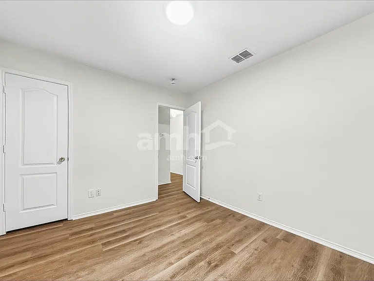 903 Plumeria Dr — Photo 12