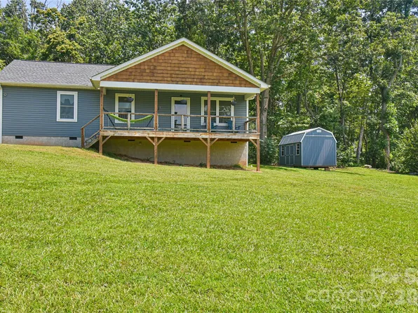 33 Ben Lippen Rd, Asheville, NC 28806