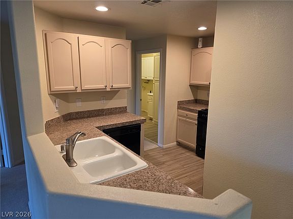 4th image of 2050 W Warm Springs Rd Unit 412