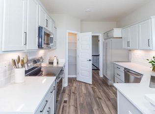 Waterton Plan, Majors at Shaker Run, Lebanon, OH 45036