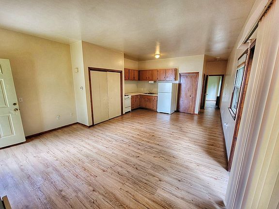 Open floor plan living room and kitchen