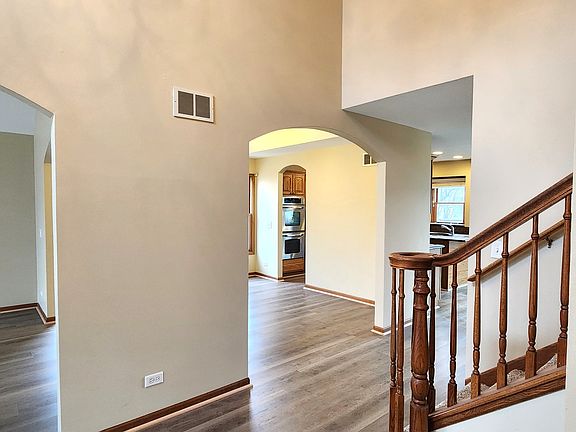 4th image of 1404 Lily Cache Ln