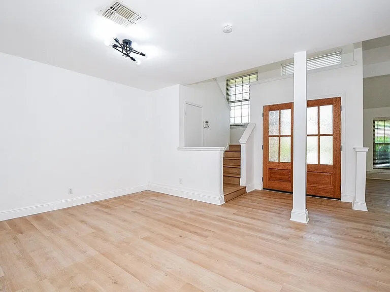 11907 Pepperdine Ln — Photo 9